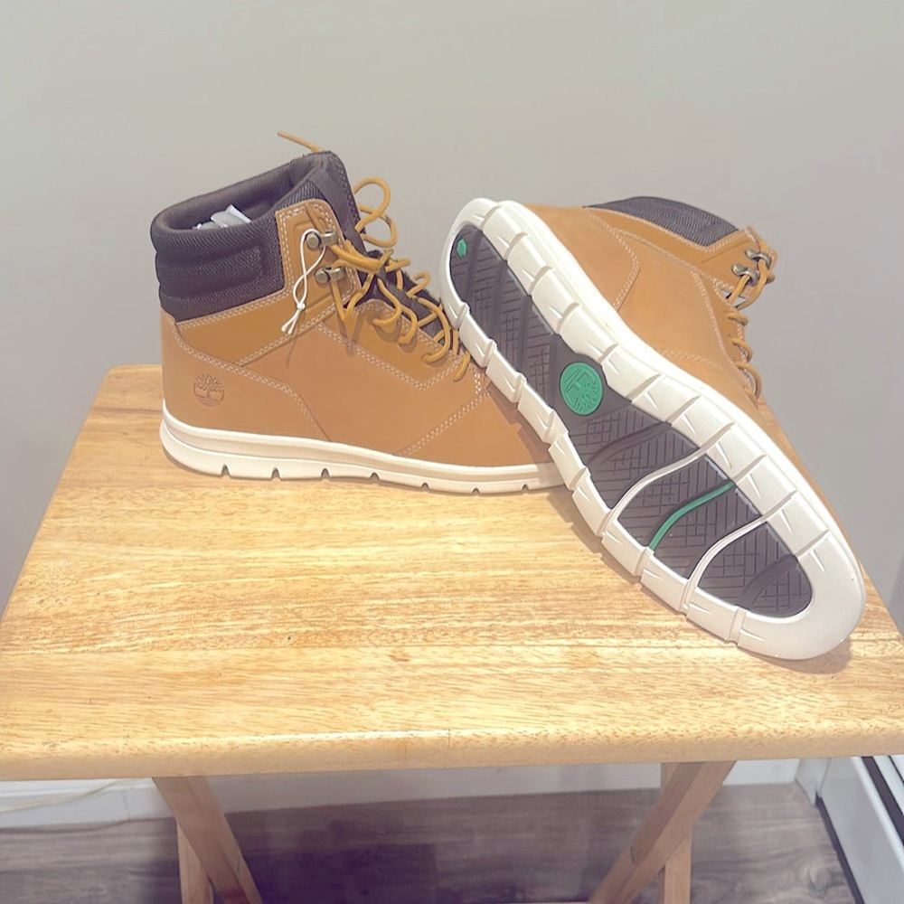 Timberland Graydon Wheat Nubuck Sneaker Boot.              Size 13m/m